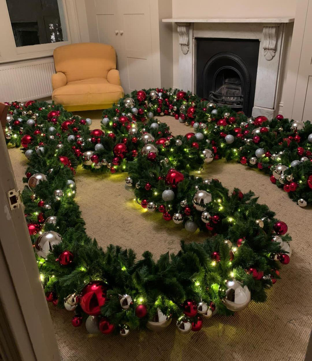 Gallery Christmas Garlands and Wreaths